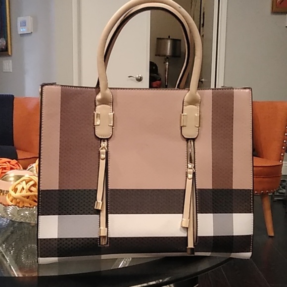 Designer Lab Handbags - 😍 Savvy Tote Bag